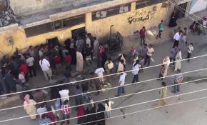 Terörden temizlenen Tel Abyad'da halka ekmek dağıtıldı