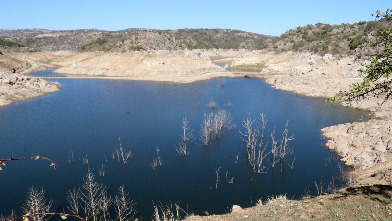 Demircihalil, Kapaklı ve Dereköy`de yaşayanlar, yolu birkaç kilometre kısaltan köprüyü kullanmaya başladı.