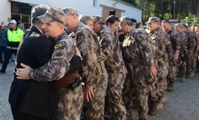 Özel harekat polisleri Barış Pınarı Harekatı'na uğurlandı