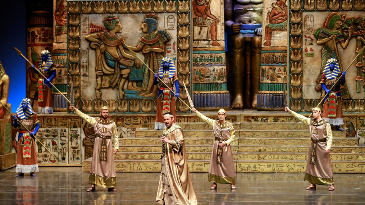 Devlet Opera ve Balesinin (DOB) yeni sezondaki iddialı eserlerinden Aida, 3 bin kişilik ATO Congresium`da sanatseverlerle buluşacak.