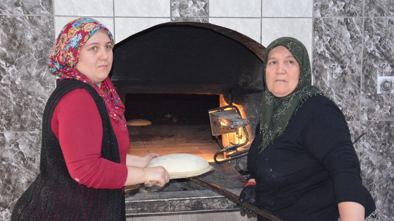 Muhtar Nurullah Koyunoğlu, mahallenin son dönemde ekmeğiyle ünlendiğini söyledi. 