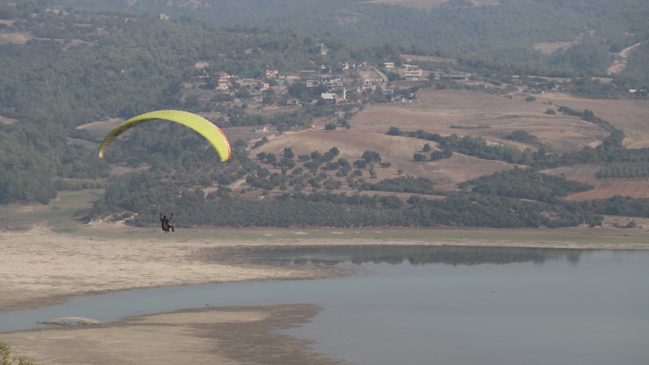 Adana`da, bu yıl 10`uncusu düzenlenen festivalin son gününde sporcular görsel şölen sundu.