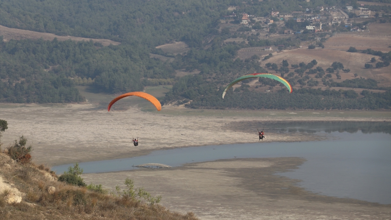 Adana Havacılık ve Adrenalin Sporları Kulübü (AHAS) Başkanı Güner Akkaya, festivale çok ilgi olduğunu kaydetti.