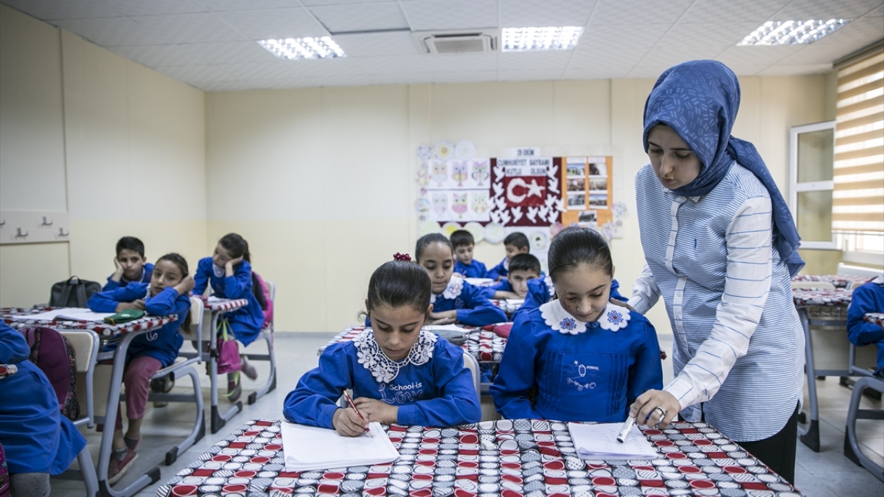 Luceyn, yüzündeki yanıkla ilgili tedavinin halen devam ettiğini, şu an her şeyin çok iyi ilerlediğini anlattı.