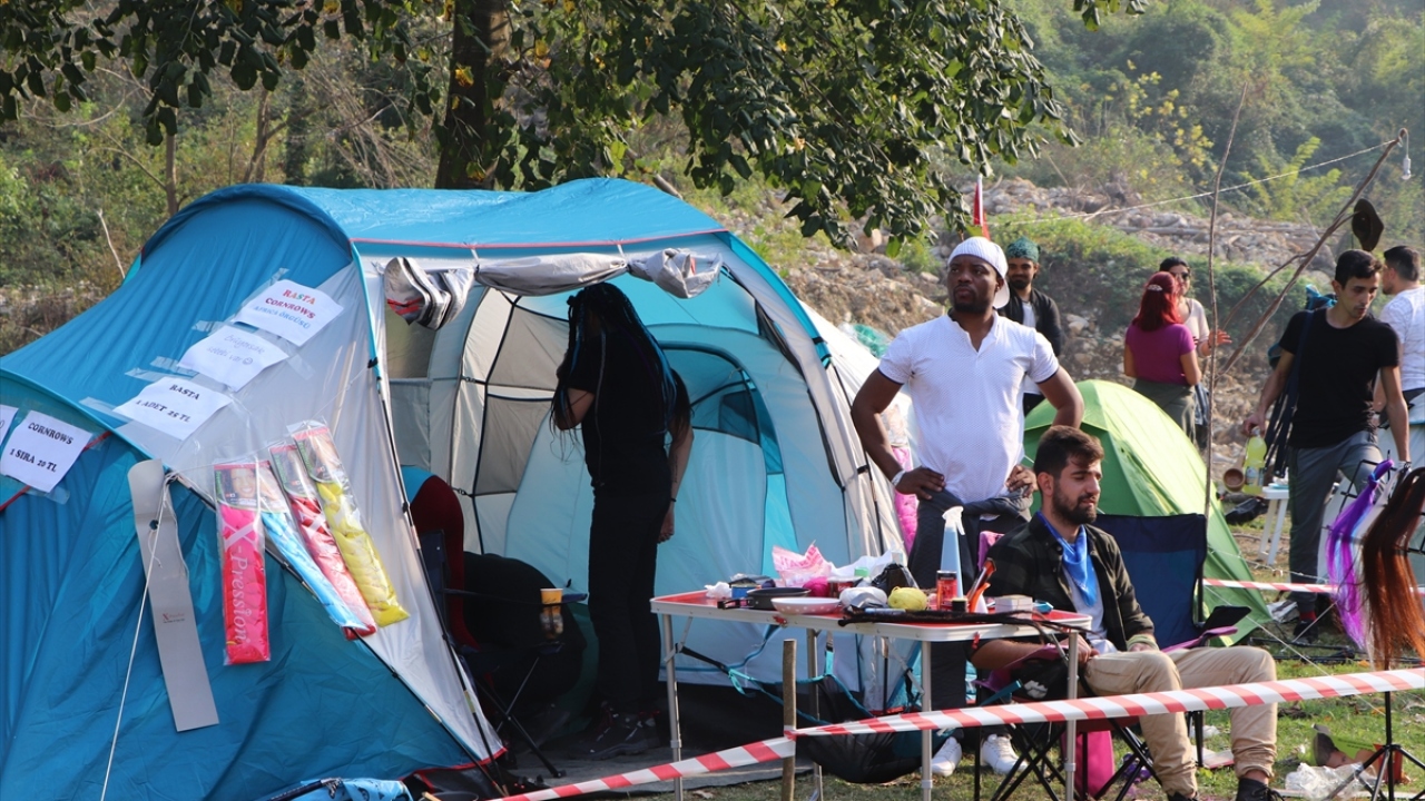 Kampçıları misafir eden işletme sahibi Davut Pirdal, yaptığı açıklamada, kamp organizasyonunun geleneksel hale geldiğini söyledi.