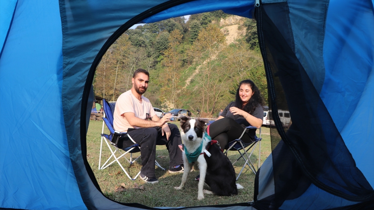 Bölgede yakın zamanda sel felaketi yaşandığını hatırlatan Pirdal, kısa sürede toparlanıp tekrar kamp organizasyonlarına başladıklarını kaydetti.