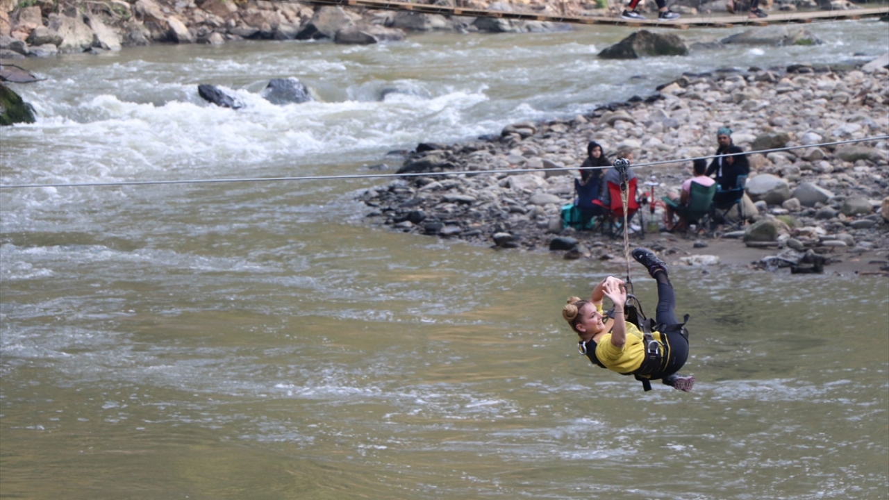 "Herkesi bu eşsiz doğaya bekliyoruz." 