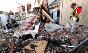 ABD'de hortum on binlerce evi elektriksiz bıraktı