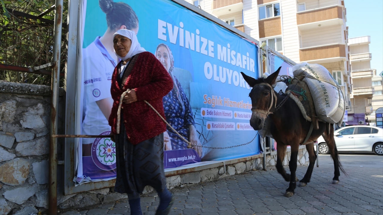 Eşiyle kimseye muhtaç olmadan yaşamını sürdürdükleri için çocuklarının yardım teklifini kabul etmediğini belirten Namalan, ömrü yettiğince çalışmaya devam edeceğini kaydetti.