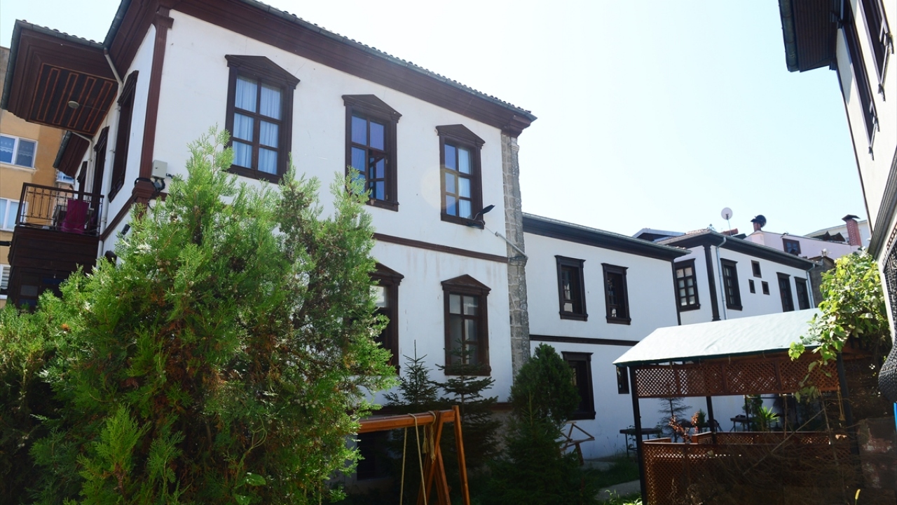 Vali Sarıfakıoğulları, restorasyonla Giresun`un asli ve özgün kısmının ortaya çıktığına dikkati çekerek, temel amaçlarının Zeytinlik semtini ana turizm destinasyonu haline getirmek olduğunu vurguladı.