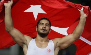 Taha Akgül'den altın madalya