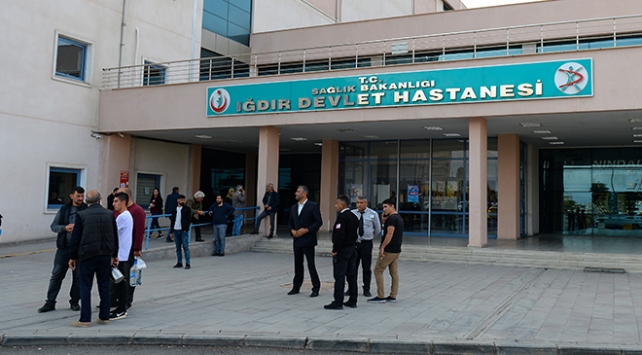 Teröristlerin roketli saldırısında yaralanan asker şehit oldu