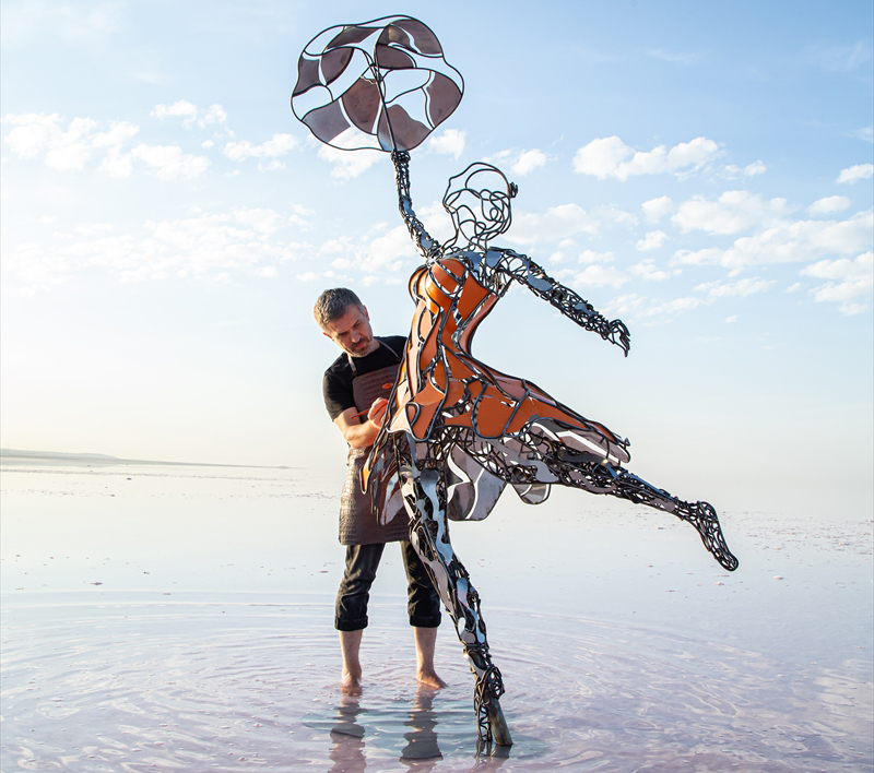 Rıdvan Sevim, kadının yücelik, nezaket, zarafet ve özgürlüğün temsilcisi olduğunu söyledi.