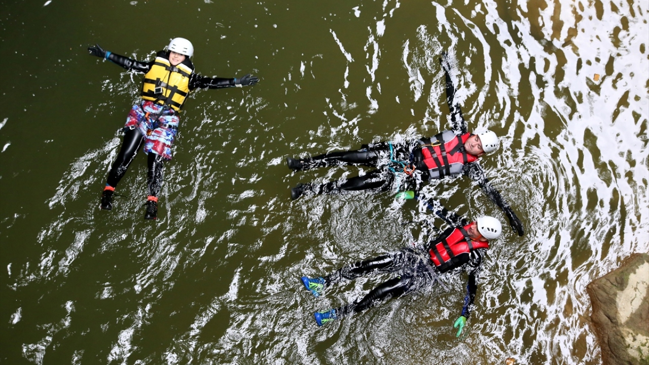 İlçedeki iki kanyonun da birbirinden güzel olduğunu anlatan Kuvan, "Horma, zamanında ve uygun dönemde geçildiğinde, pek çok insanın kısa bir eğitim sonunda girebileceği, keyif alabileceği bir kanyon." dedi.