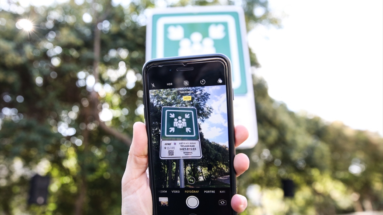 Kağıthane Belediye Başkanı Öztekin etkinlikte sistemin tanıtımını uygulamalı olarak gösterdi, ilçe sınırları içinde belirlenen 79 toplanma alanında aynı sistemin uygulanacağını söyledi.