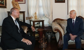 Cumhurbaşkanı Erdoğan'dan, Bahçeli'ye geçmiş olsun ziyareti