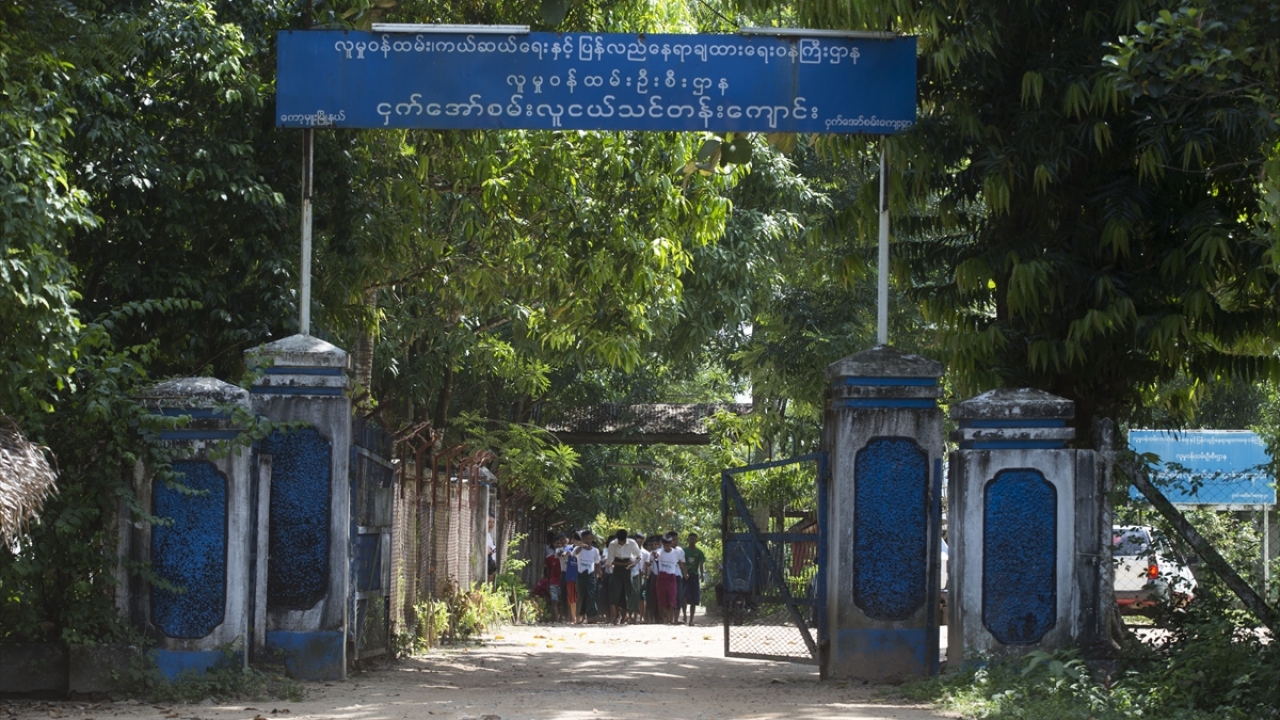 47 personelin görev yaptığı merkezdeki çocuklara günde iki kere merkez kampüsün dışına çıkma izni veriliyor.