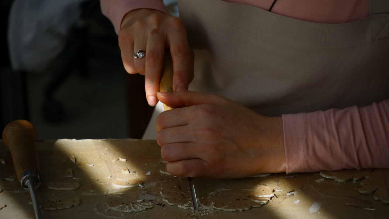 Bu kapsamda padişahların türbe örtülerini yeniden işlemeye başladıklarını anlatan Karakoç, şöyle konuştu: