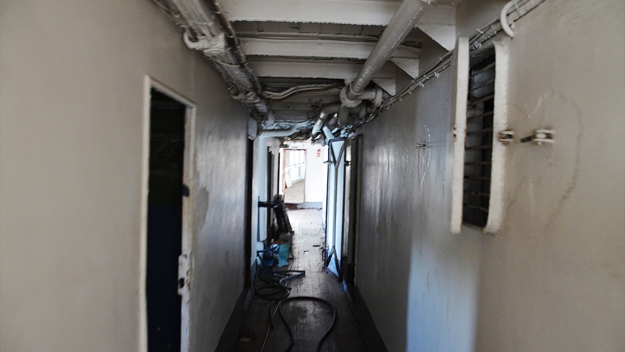 İstanbul Liman Başkanlığı, uzun süredir Beykoz`da atıl durumda bulunan geminin satışı ve sökümü için ihale düzenledi.