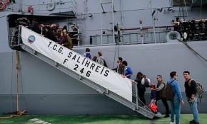 Fırkateynler vatandaşların ziyaretine açıldı