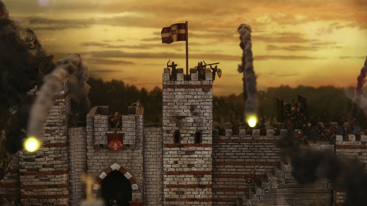 Sergide, İstanbul`un fethiyle başlayıp Cumhuriyet`in ilanıyla sonuçlanan geniş bir dönemi anlatan eserler var.