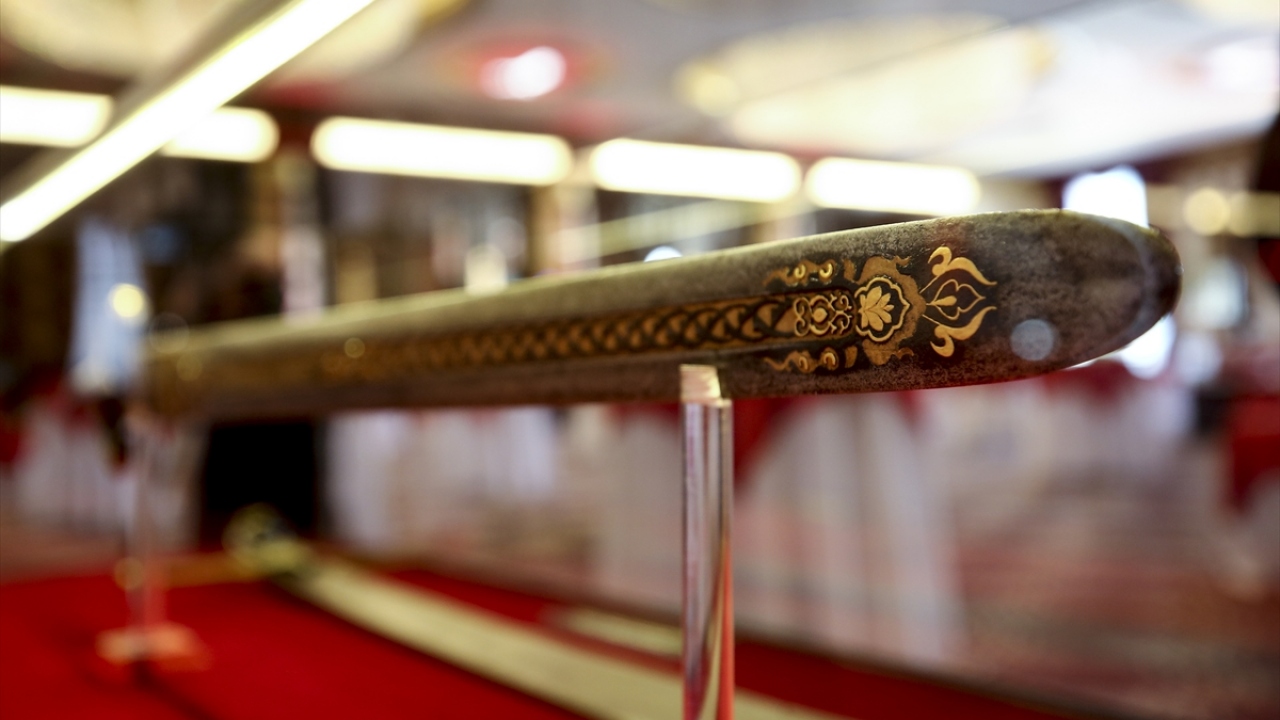 Dört Halife döneminden kalma kılıç