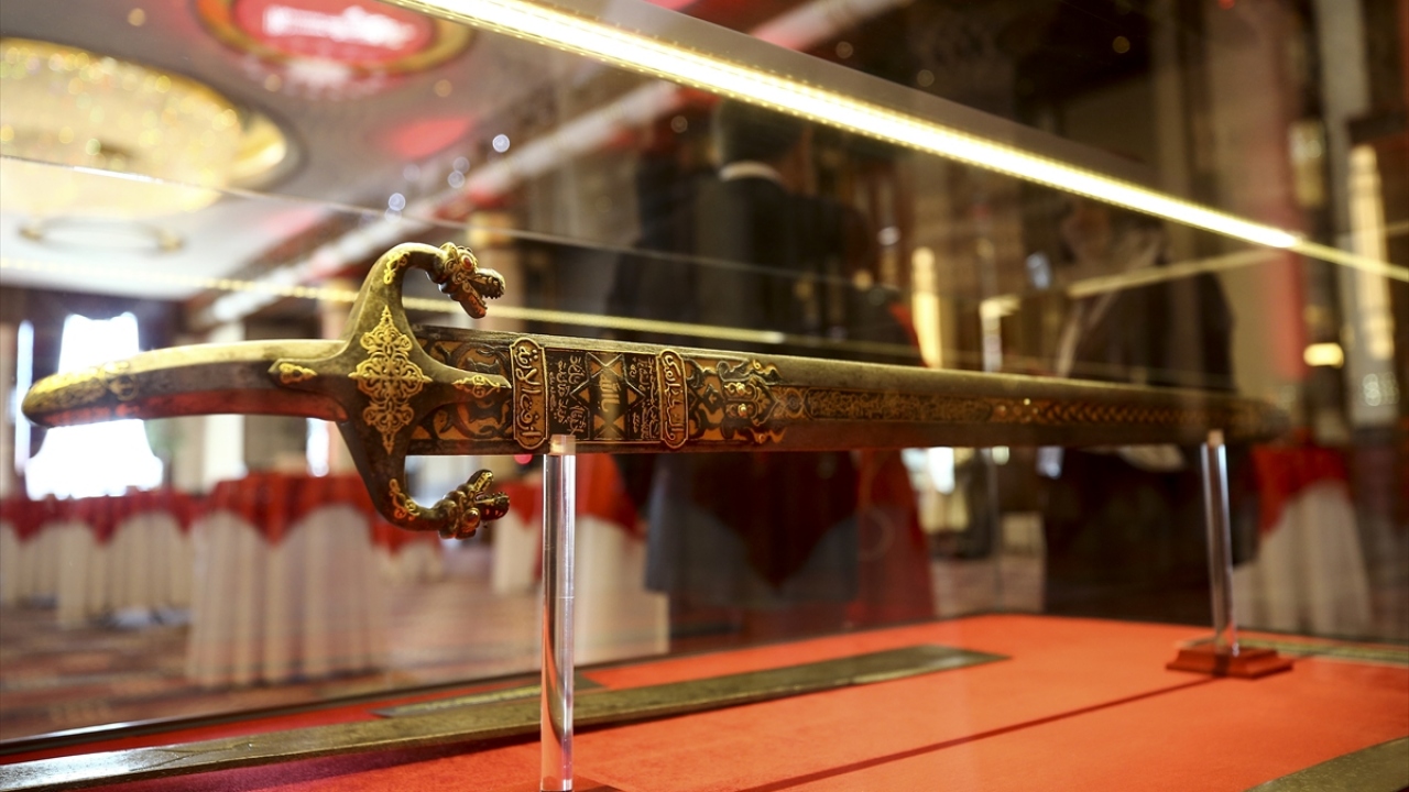 Dört Halife döneminden kalma kılıç