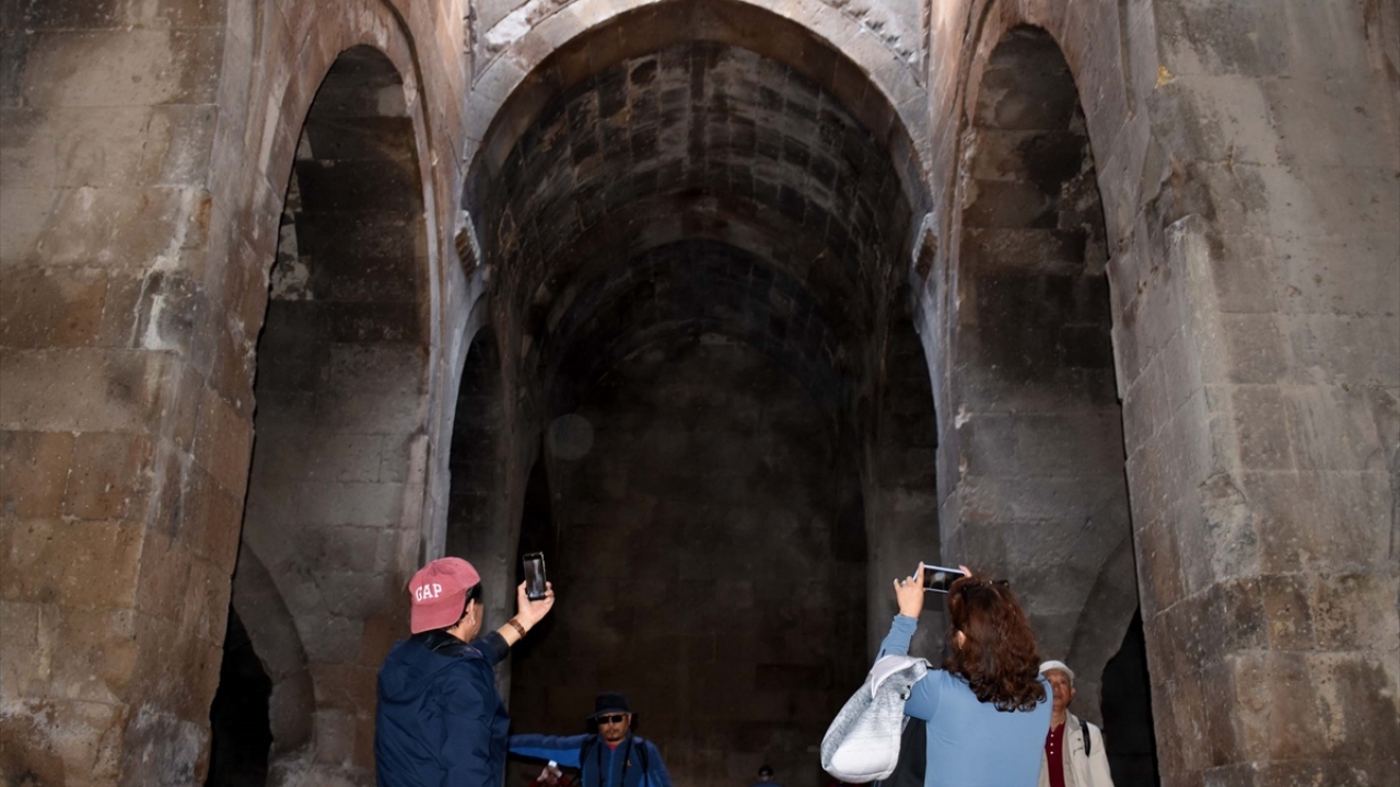 Ziyarete açık hanın restoresi sürüyor