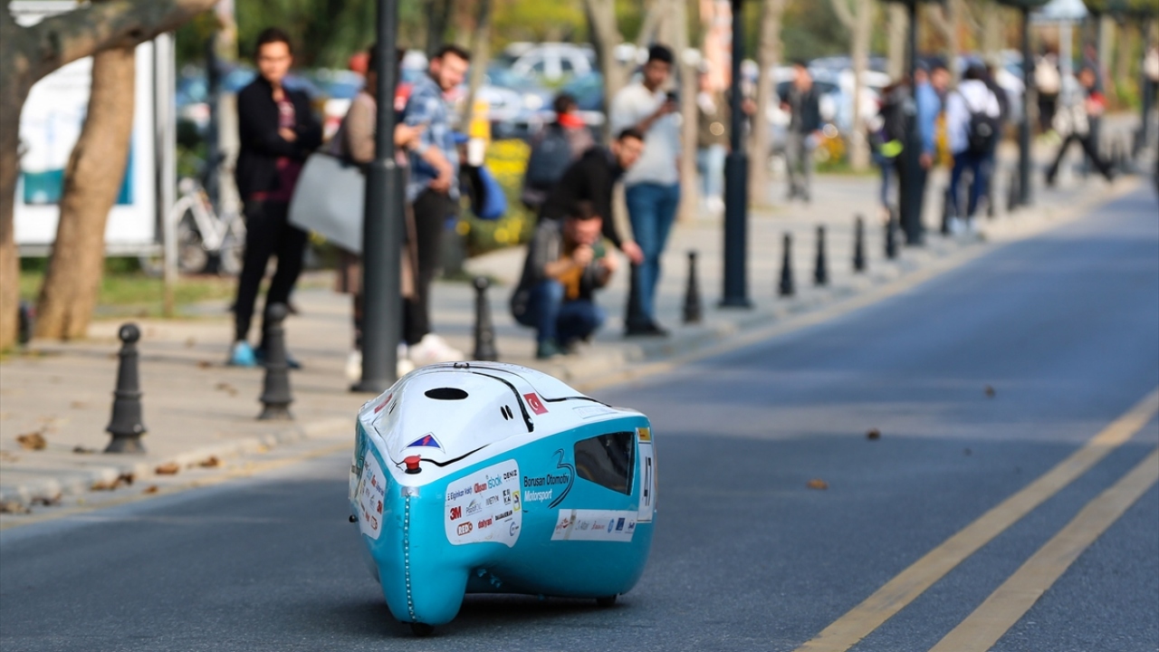 İTÜ Uzay Mühendisliği 4. sınıf öğrencisi ve etkinlik sorumlusu Bahadır Onur Güdürü, yaptığı açıklamada, Proje Takımları Tanıtım Günü`nün ilk defa düzenlendiğini söyledi. 