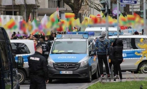 Avrupa teröre göz yummaya devam ediyor