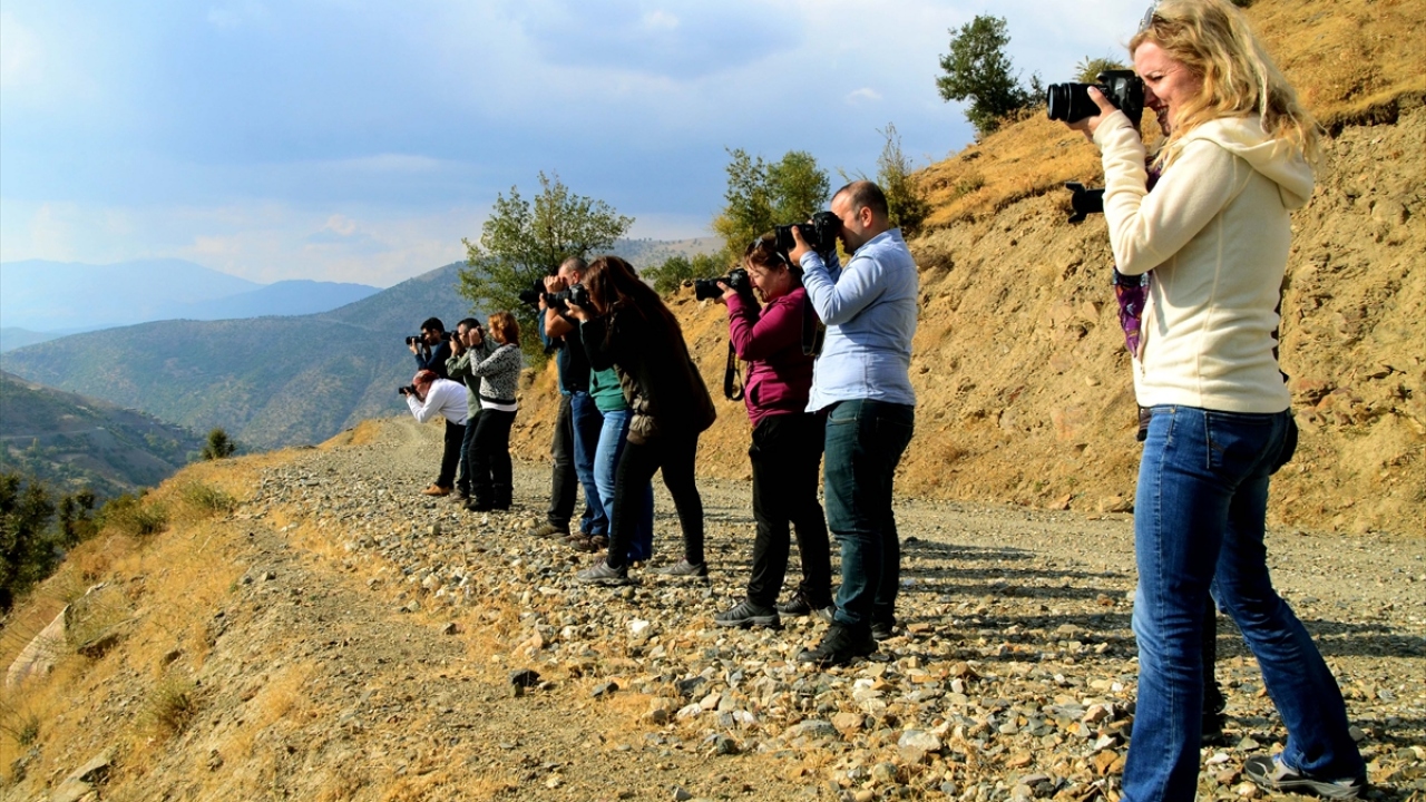 Edirne, Bursa, Tekirdağ ve İstanbul`dan gelen fotoğraf tutkunları, ilçenin köylerini dolaşarak karşılaştıkları güzellikleri fotoğraf karelerine yansıttı.