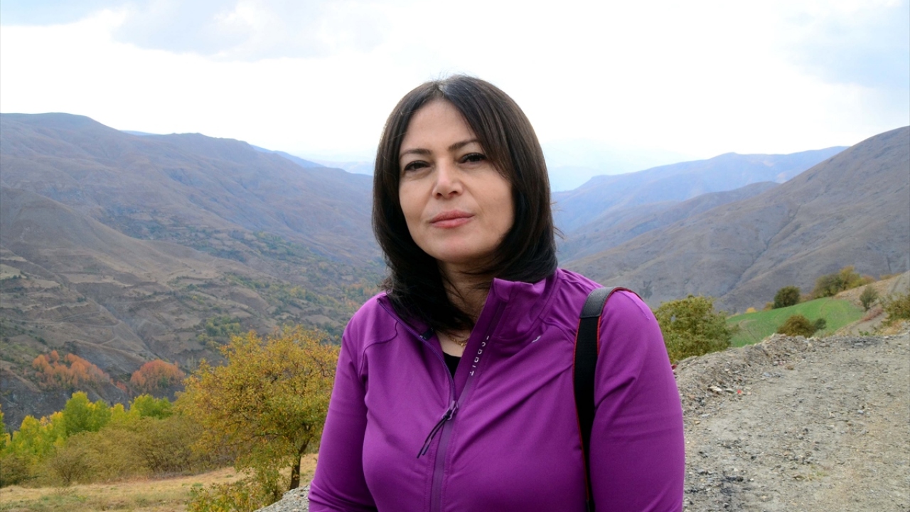 Geziye Hollanda`dan katılan fotoğraf sanatçısı Öznur Bağcı ise geçen yıl kasım ayında ilçeye geldiğini, sonbahar renklerini görmek için köyleri dolaştığını anlattı.