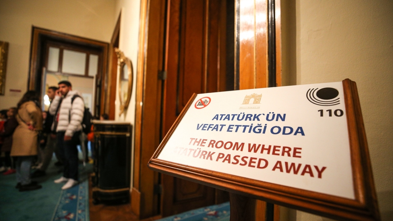 Mustafa Kemal Atatürk`ün ebediyete intikal ettiği Harem Bölümü`ndeki 71 No`lu oda 10 Kasımlarda on binlerce kişi tarafından ziyaret ediliyor.