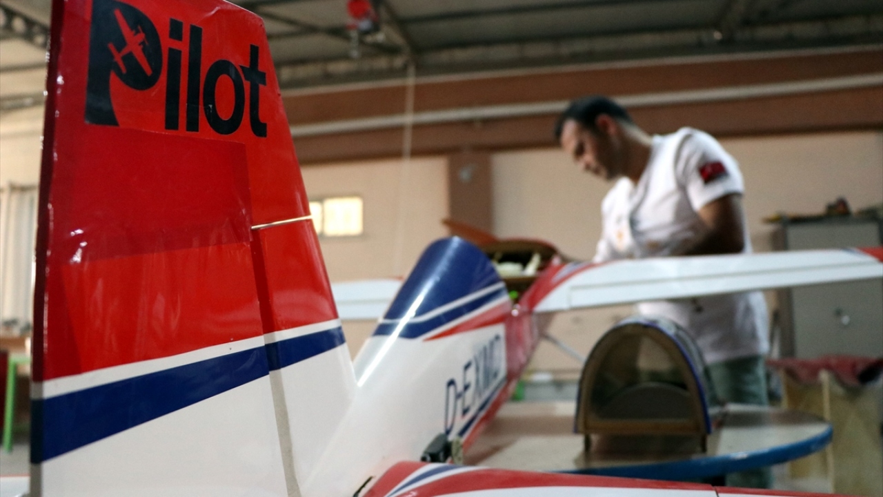 Göktaş, eğitimlerin ardından THY`de kokpitte pilot olarak görev alacak.