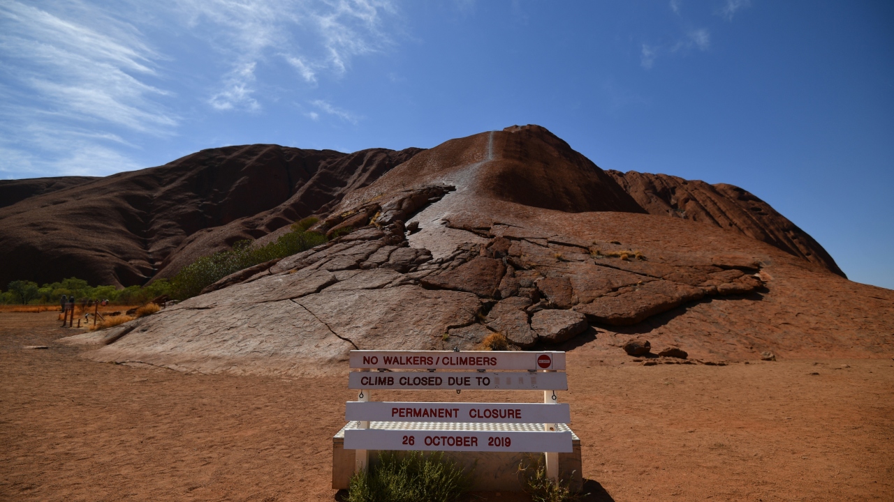 Aborjinler için Uluru`da bulunan her oyuk, her detay önemli.