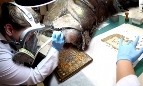 Tarihi eserler onlara emanet