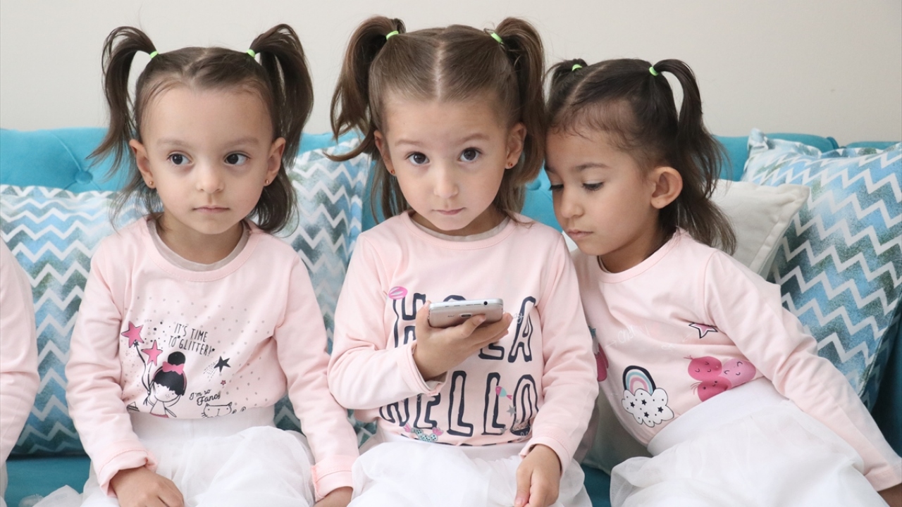 Doğum sürecini Bursa`daki özel bir hastanede tedavi görerek geçiren Hatice Yılmaz, ardından Hiranur, Rabia, Havva, Berfin ve Tenzile ismini verdikleri 5 kız bebek dünyaya getirdi.