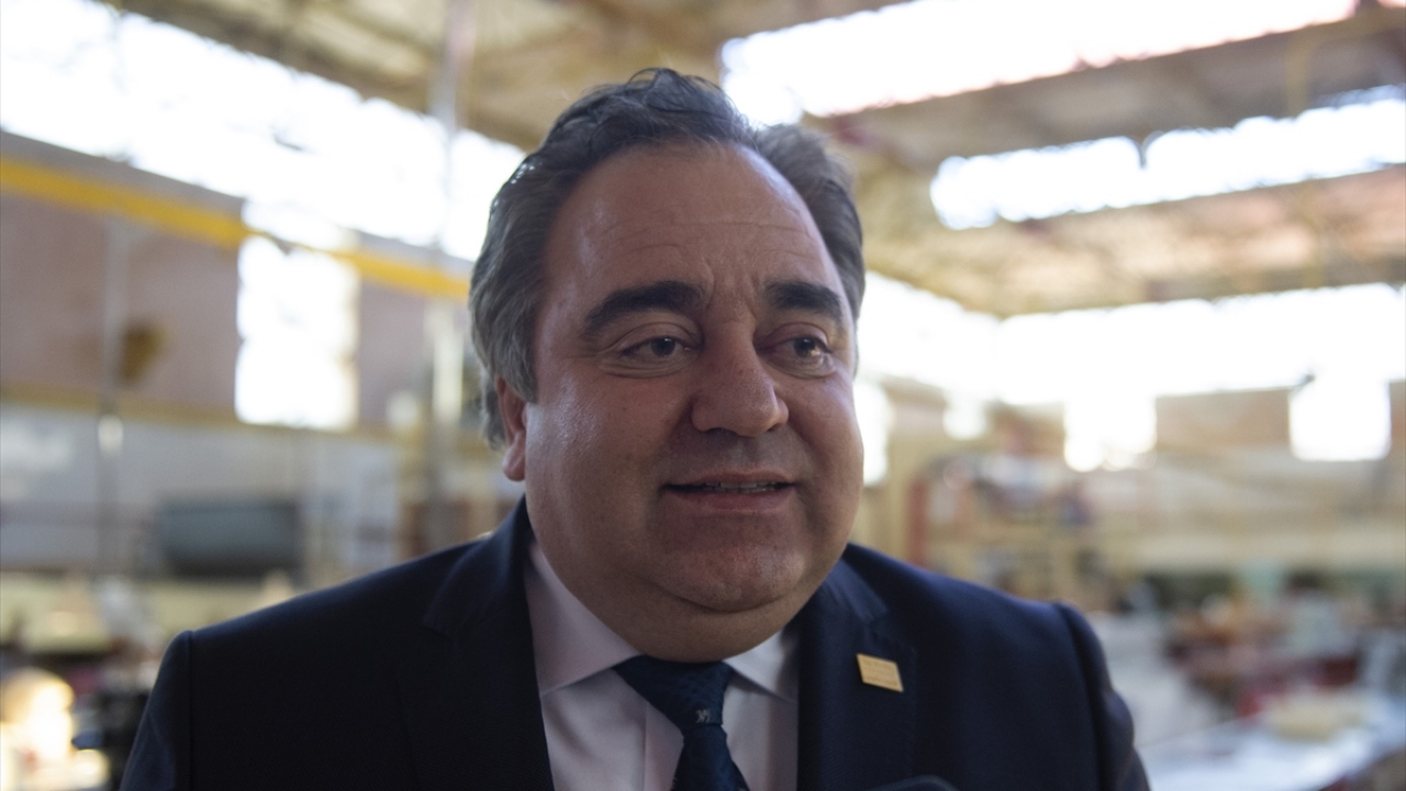 Meşhed`deki Nuvin Safran işletmesinin sahibi Ali Şeriati Mukaddem ise Türk kahvesi ile İran safranının benzer yönleri olduğuna dikkati çekti.