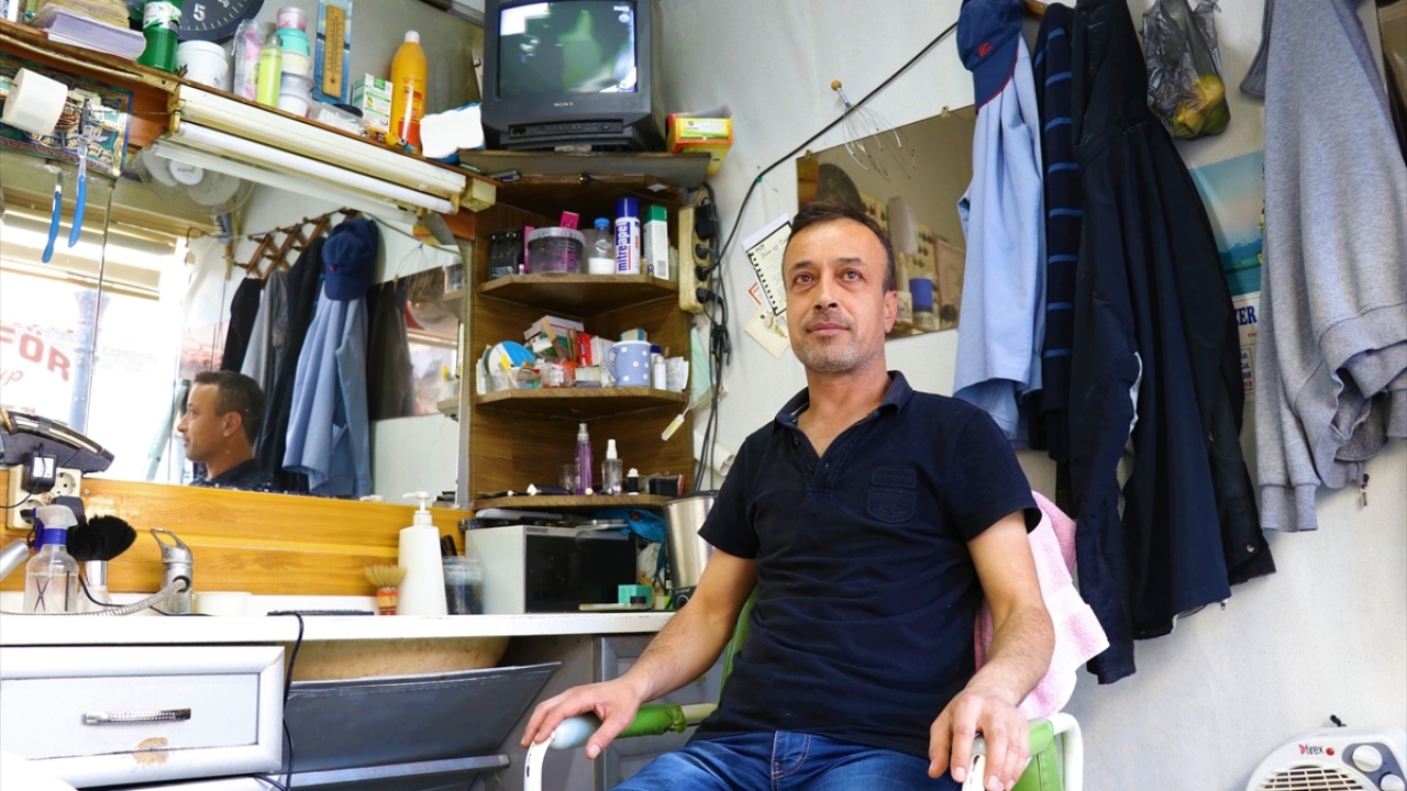 Evli ve 3 çocuk babası Yakup Yılmaz, babasıyla uzun yıllar bir arada çalıştıklarını ancak müşteri farklılığından dolayı dükkanlarını ayırdıklarını söyledi.