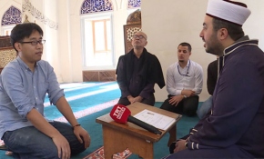 Tokyo Camii'nde İslam ile tanışan Japon Müslüman oldu