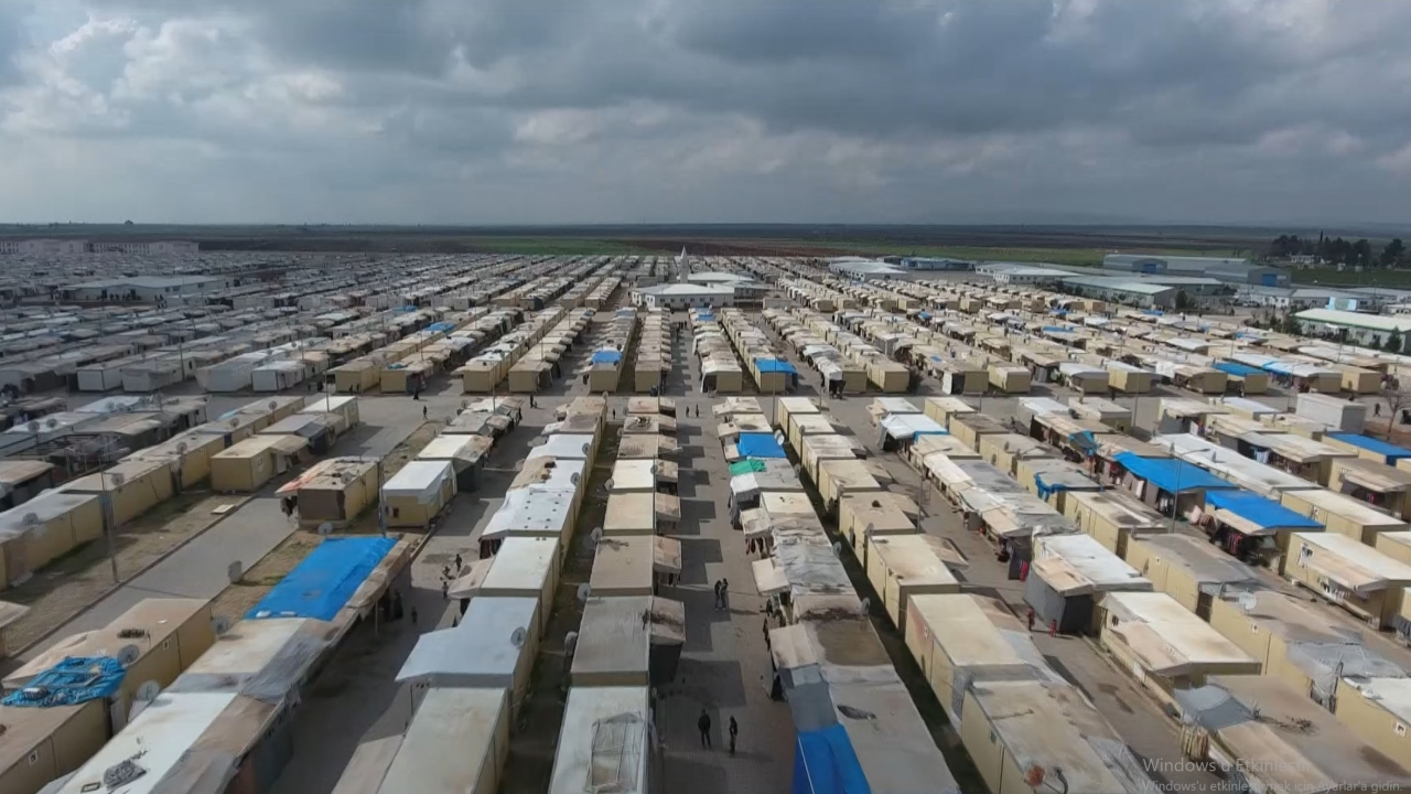 Alman Bild gazetesinin Yunanistan muhabiri Liana Spyropoulou`nun Yunanistan ve Türkiye`deki mülteci kamplarını değerlendirdiği yazısı dikkati çekti.