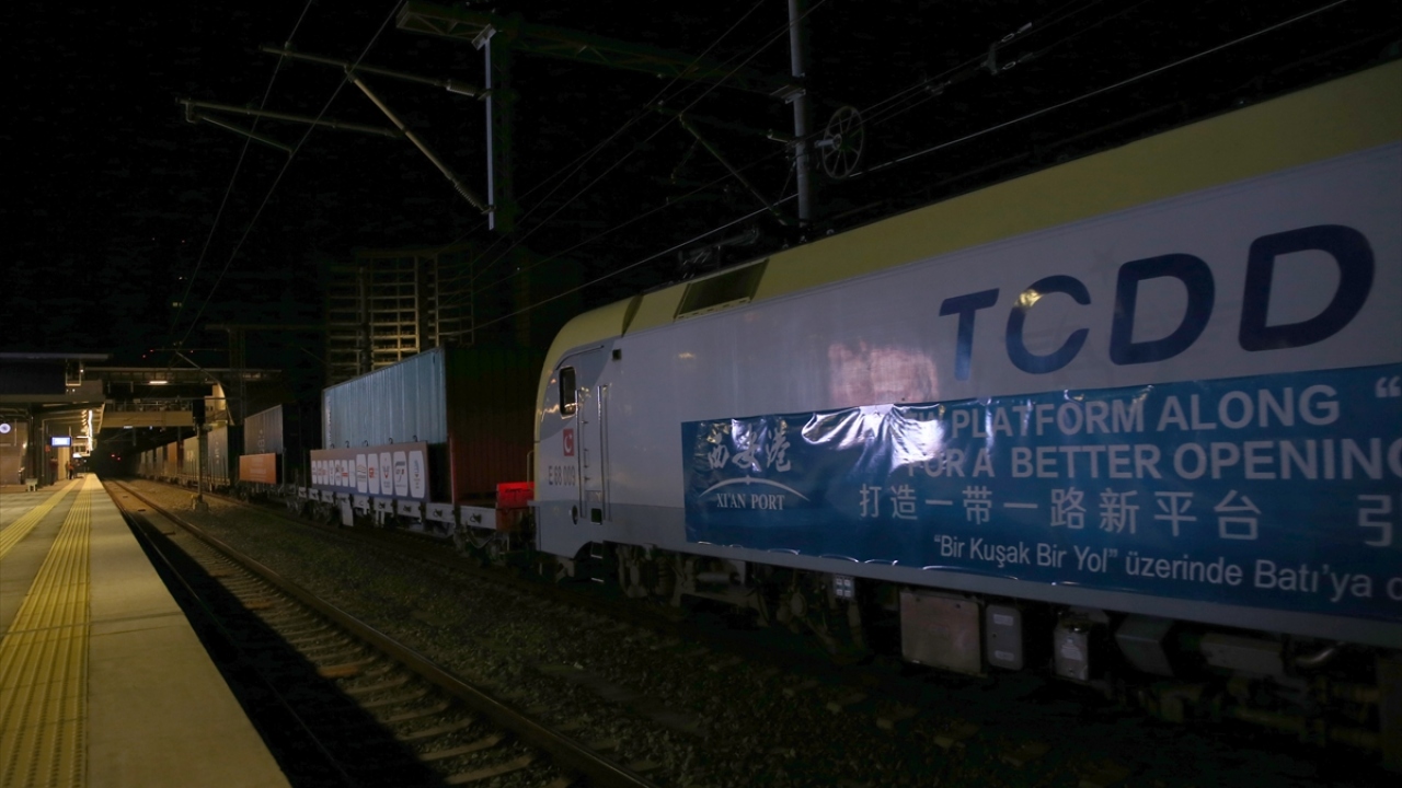 Öte yandan konteynerlerin Avrupa kıtasına geçişi, 2 parça halinde gerçekleştirildi. 