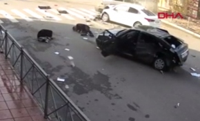 Rusya’da feci kaza: Yola savruldular