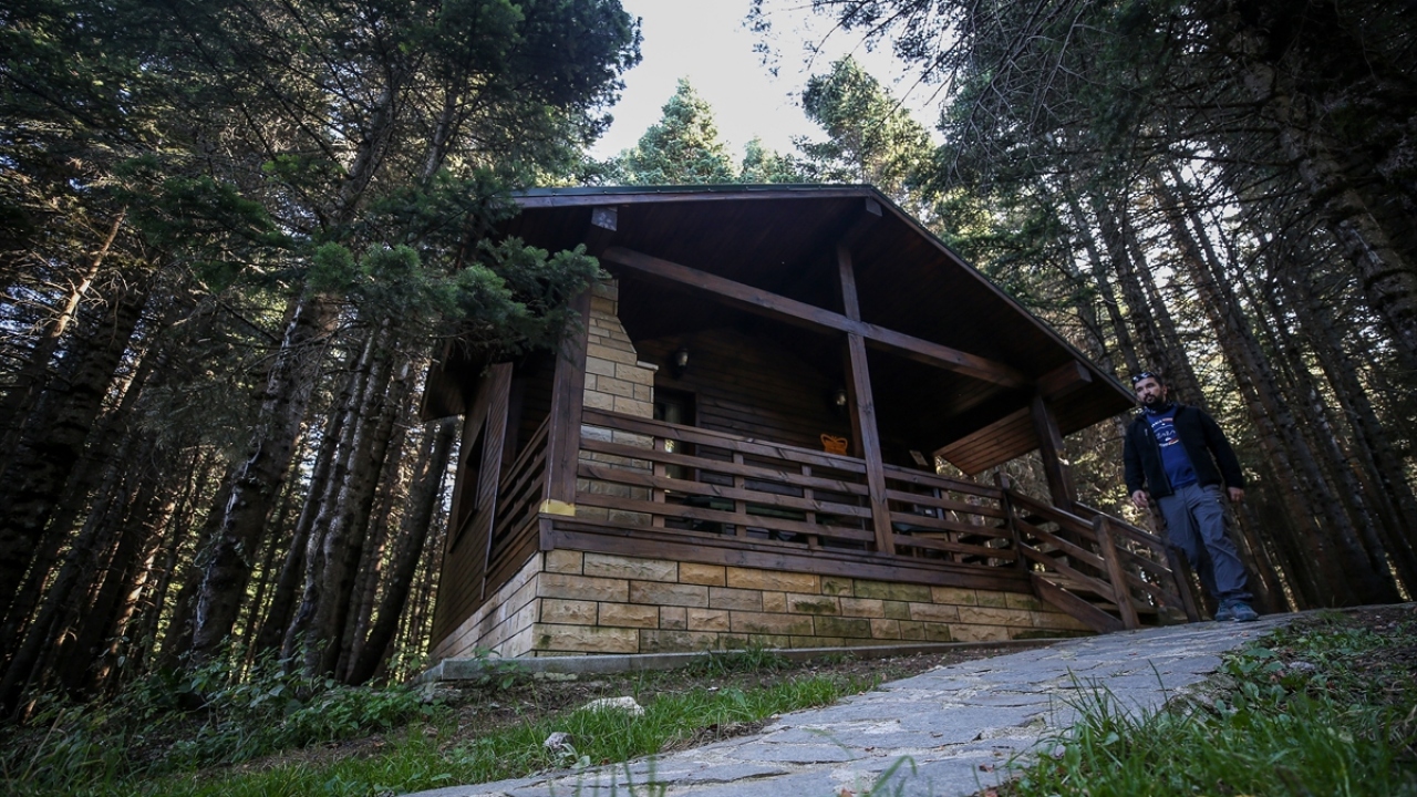 İşletme müdürü Eray Özenoğlu, yaptığı açıklamada, otel konseptinde konaklama hizmeti verdiklerini söyledi.