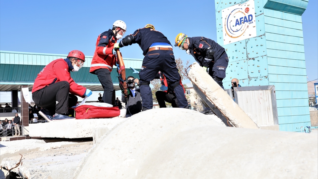 "Depremleri unutmamalı, unutturmamalıyız"
