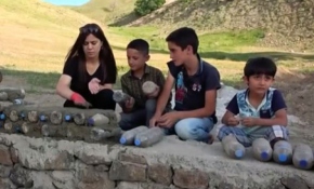 Şişelerle duvar ördüler, ödüle layık görüldüler