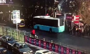 Beşiktaş'ta otobüsün durağa daldığı anların görüntüsü ortaya çıktı