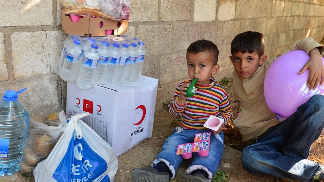 Şanlıurfa İnsani Yardım Platformu Başkanı Osman Gerem, yaptığı açıklamada, teröristlerin zulmünden kurtulan Tel Abyad ve Rasulayn halkının gündelik yaşama dönmeye başladığını söyledi.