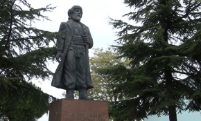 "Rumeli Fatihi" Gazi Süleyman Paşa'nın türbesi bakımsız kaldı