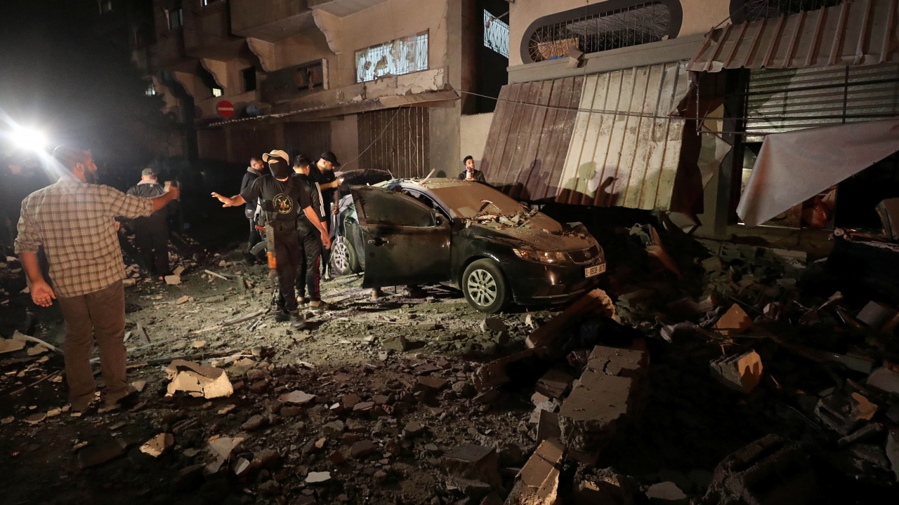 Açıklamada, "Ebu`l Ata`nın ayrıca geçen yıl Gazze`den başlatılan sabotaj eylemlerinin çoğundan, 25 Ağustos 2019`da Sderot festival alanı ile 1 Kasım 2019 tarihinde Sderot`a roket atılmasından" sorumlu olduğu savunuldu.